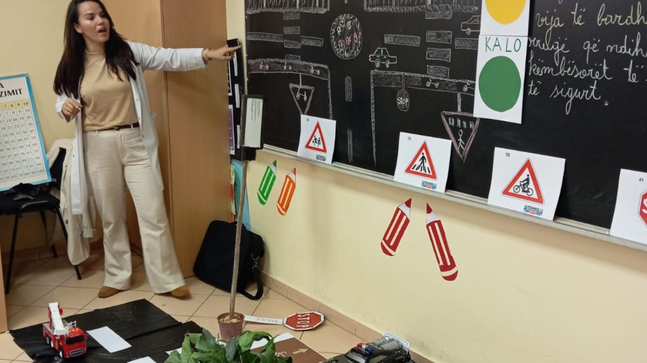 shkolla jopublike rilindja